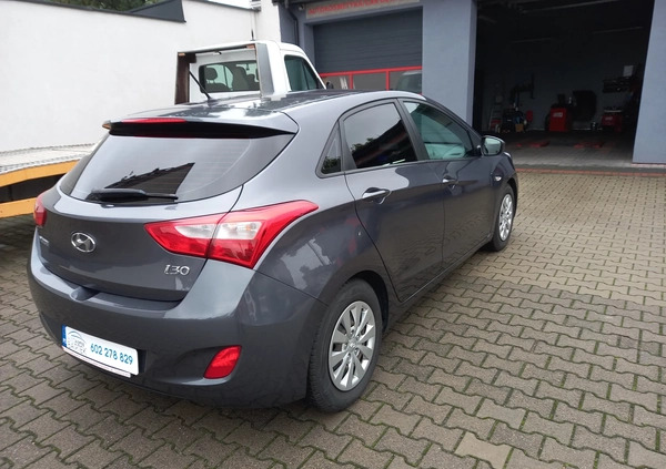 Hyundai I30 cena 42600 przebieg: 143900, rok produkcji 2015 z Pabianice małe 191